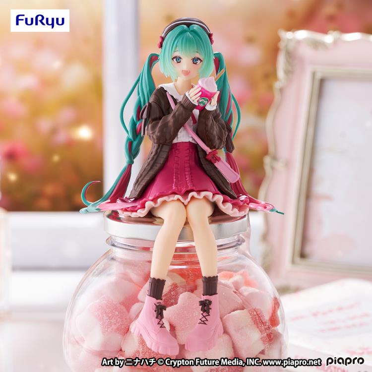 Hatsune Miku – Autumn Date Pink Ver. Noodle Stopper Figure